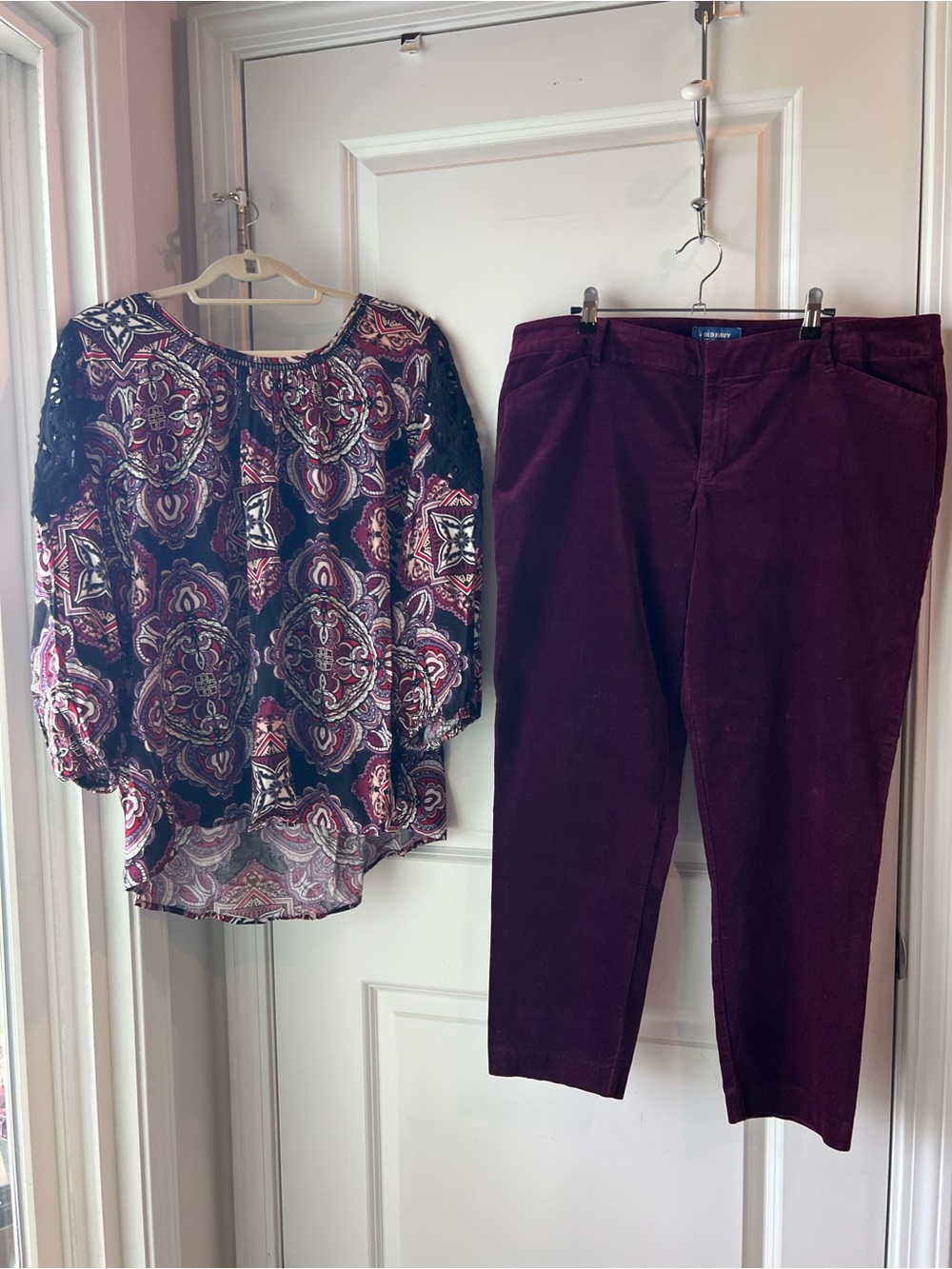 Old Navy velvety plum Ankle Pants and print top bundle. XL
